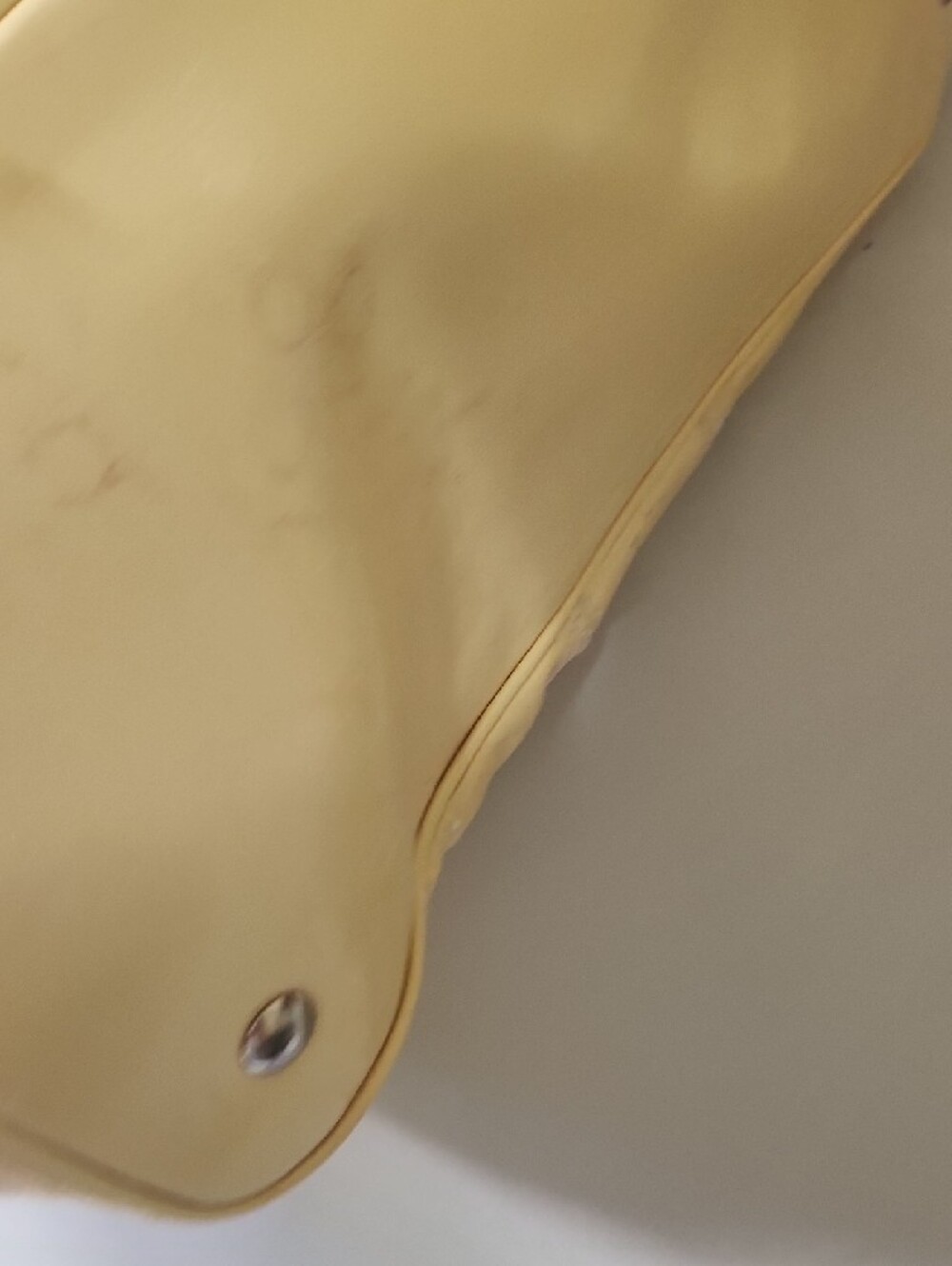 Vintage COACH Pale Yellow Patent Leather Tote w/ Signature Embossing ⭐️Call Outs - Picture 9 of 16